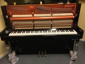 Nyinstallerat Feurich Silencer system på ett Feurich piano modell 122